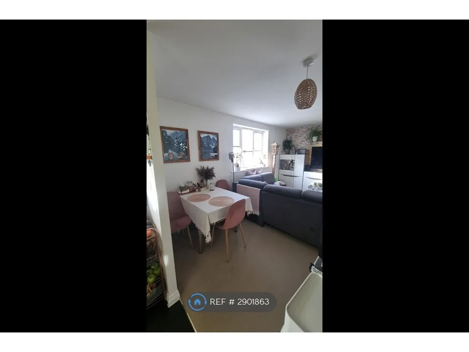 Apartment in Milton Keynes, Newton Leys, Bletchley and Fenny Stratford - More