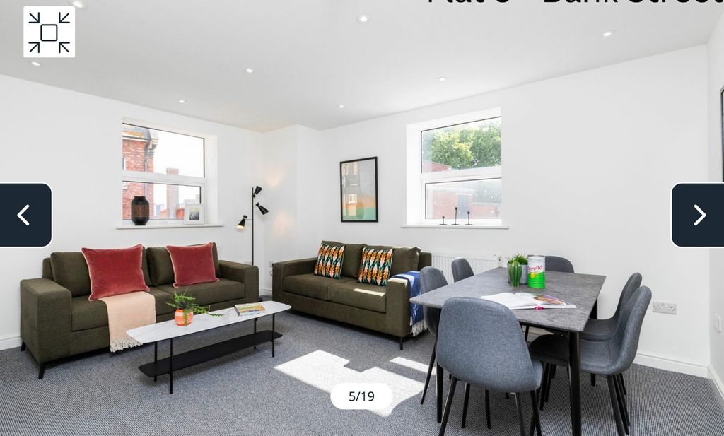 Property photo 2 of 9 A Spacious And Inviting Modern Living Room, Perfec...