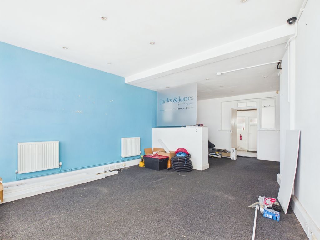 Property photo 2 of 16 Photo 12