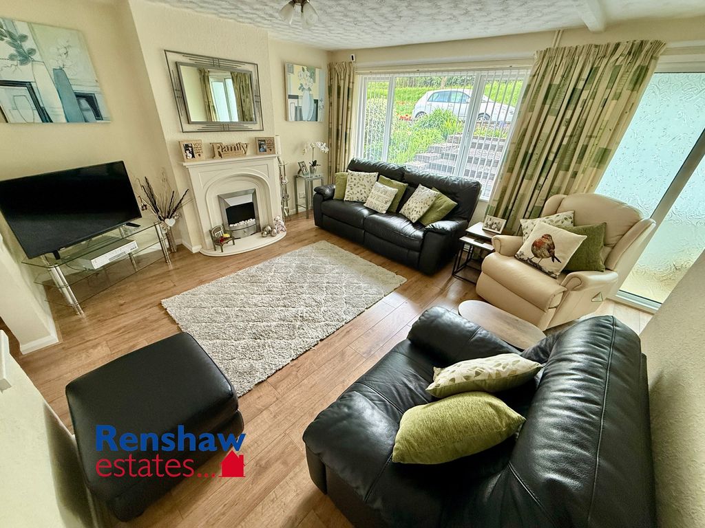 Property photo 2 of 16 L (1)