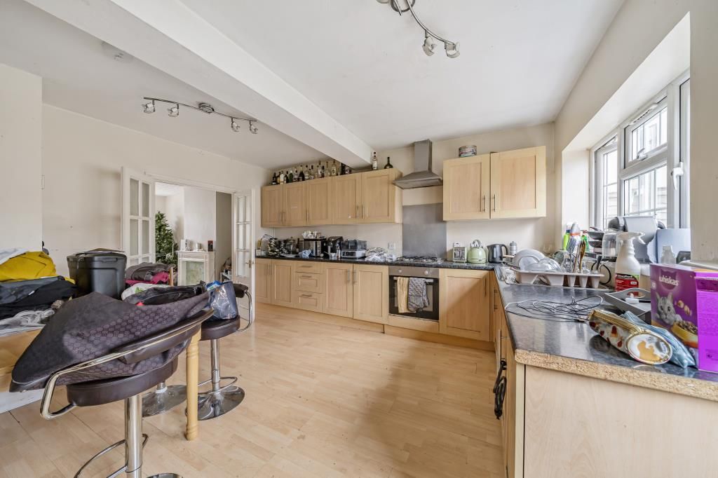 Property photo 2 of 10 Kitchen
