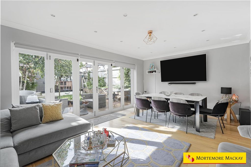 Property photo 2 of 24 6_63368_Watermarked.Jpg