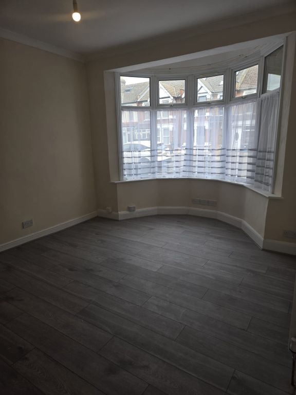 Property photo 3 of 23 Gallery