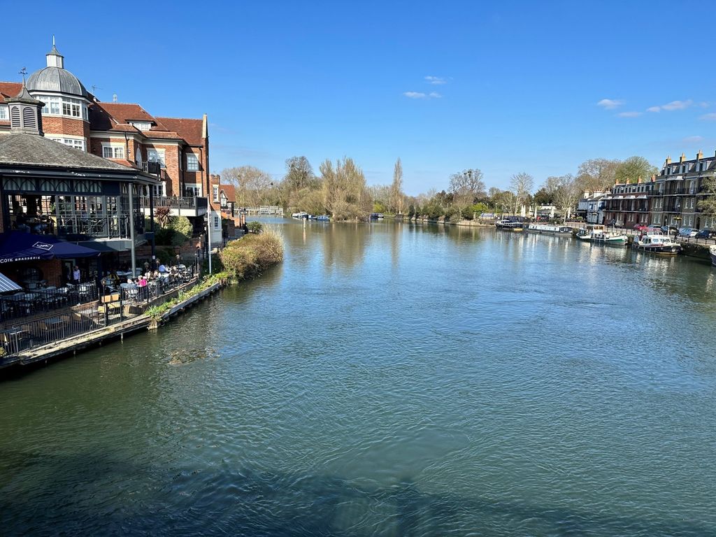Property photo 1 of 7 Eton Bridge