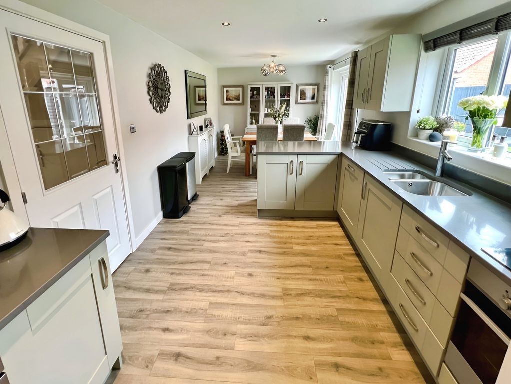 Property photo 2 of 16 Kitchen Diner