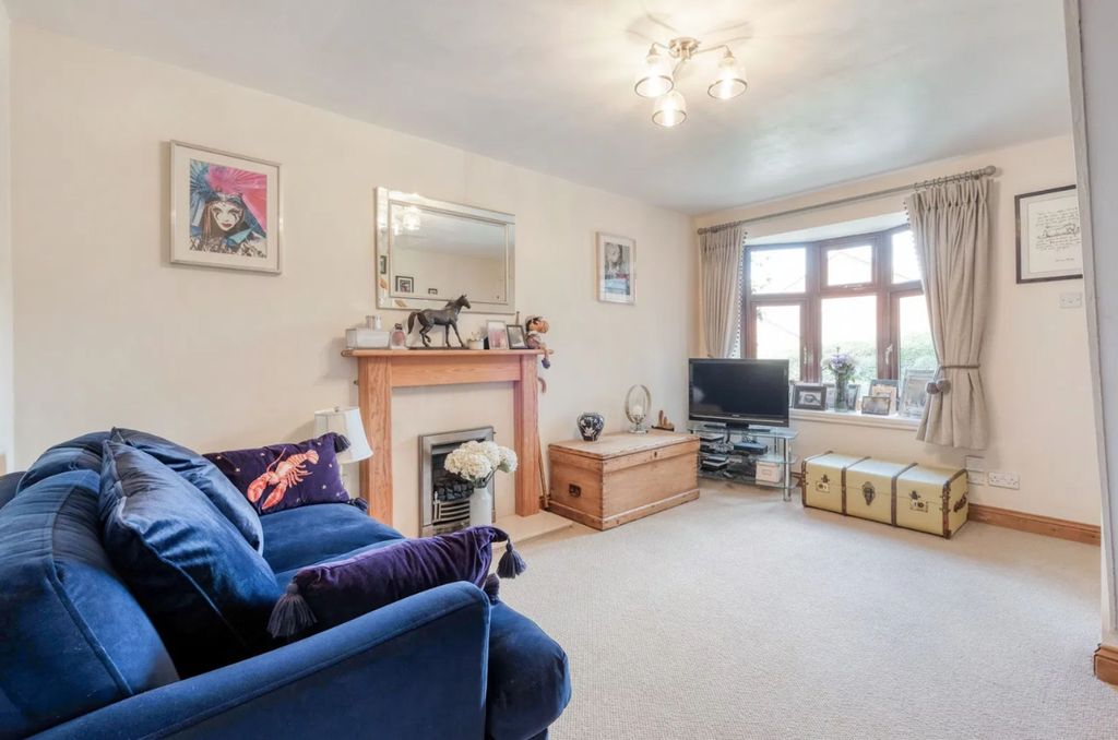Property photo 3 of 17