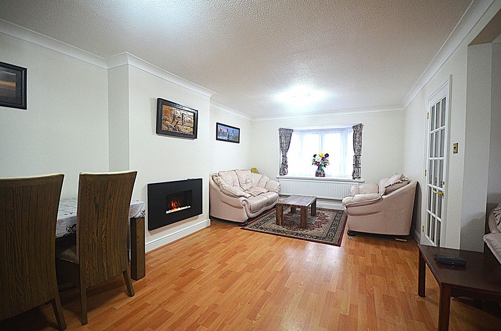 Property photo 2 of 11 Gallery