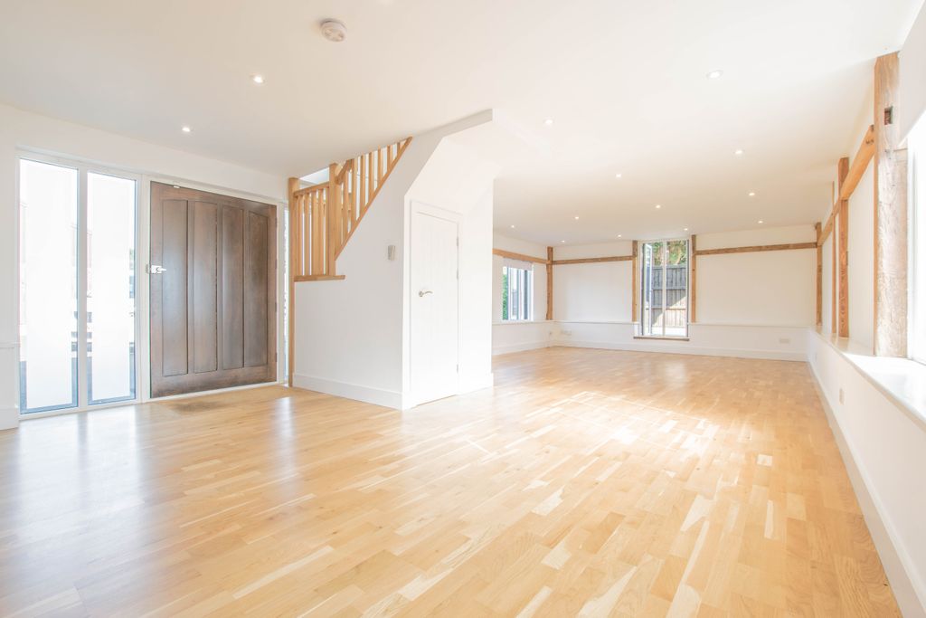 Property photo 2 of 23