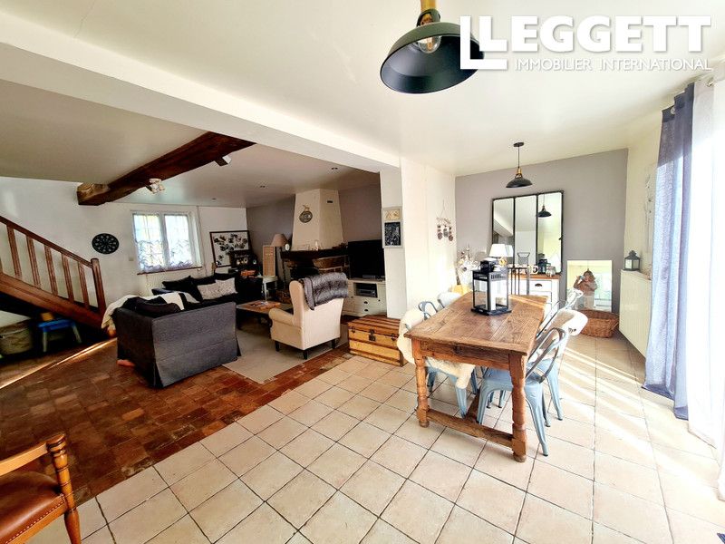 Property photo 3 of 10