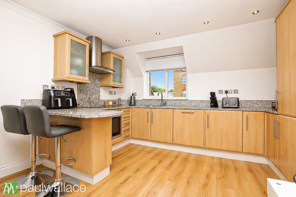 Property photo 3 of 16 Kitchen / Breakfast