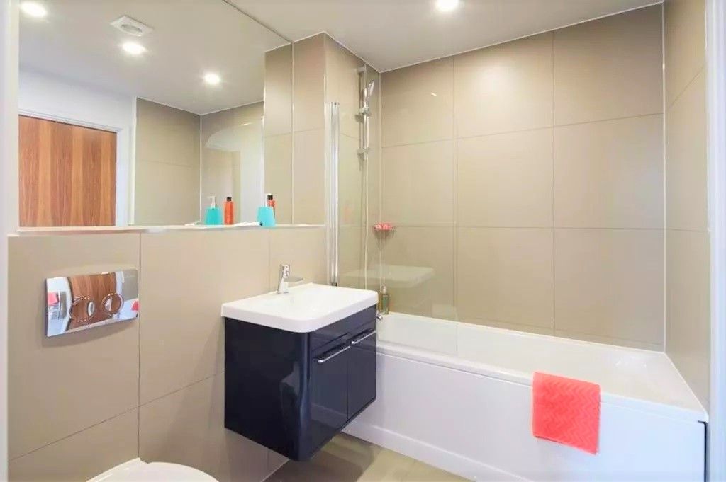 Property photo 3 of 5 Basildon One 2