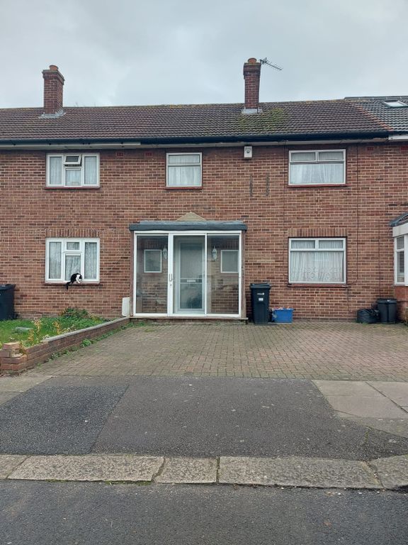 Property photo 1 of 9 3 Bed Terraced House To Rent Brian Road, Chadwell Heath Rm6