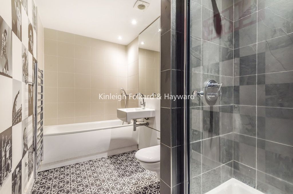 Property photo 3 of 6 Picture No. 17