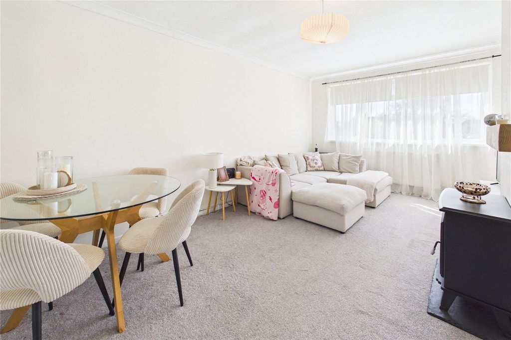 Property photo 2 of 18 Living/Dining Room