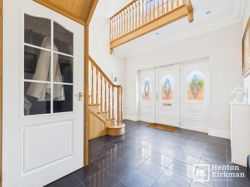 Property photo 3 of 40