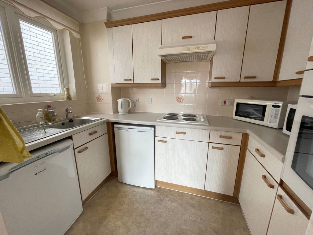 Property photo 2 of 15 Kitchen