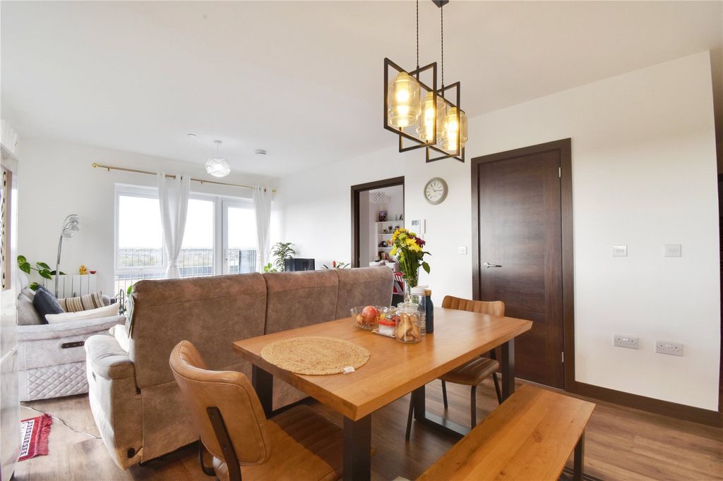 Property photo 3 of 12 Picture No. 05