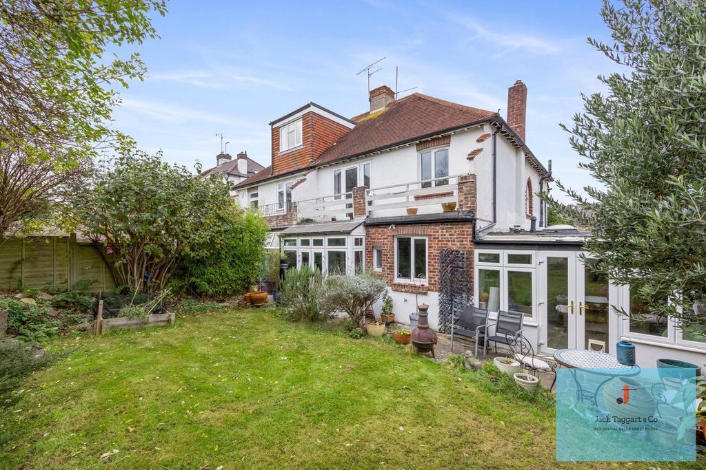 Property photo 2 of 15