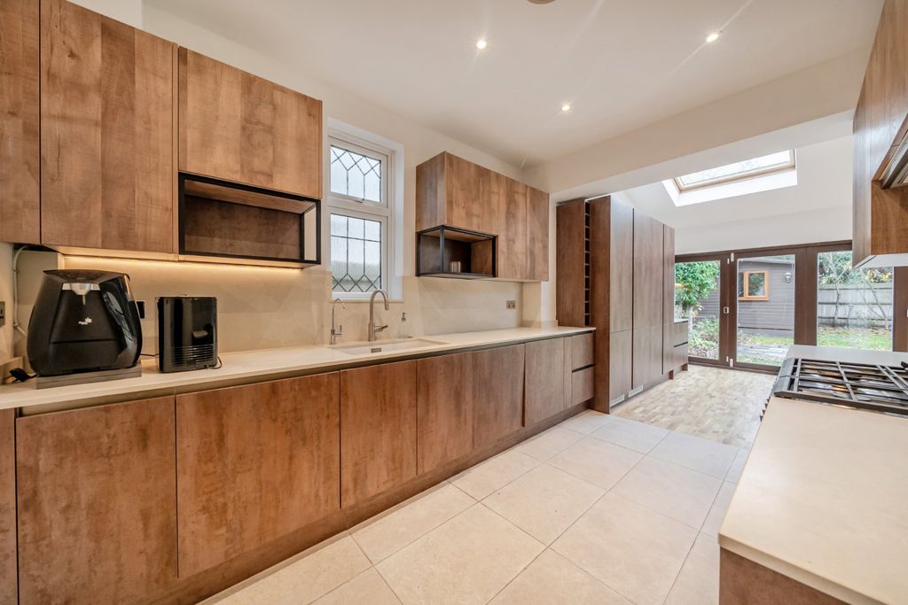 Property photo 2 of 20 Picture No. 48