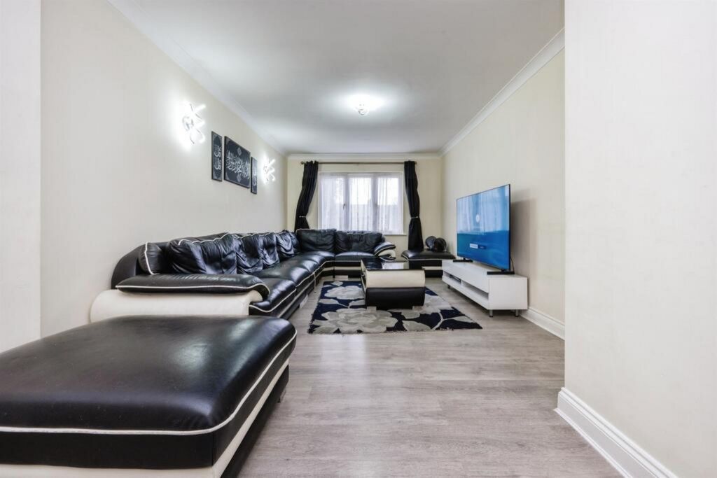 Property photo 2 of 14