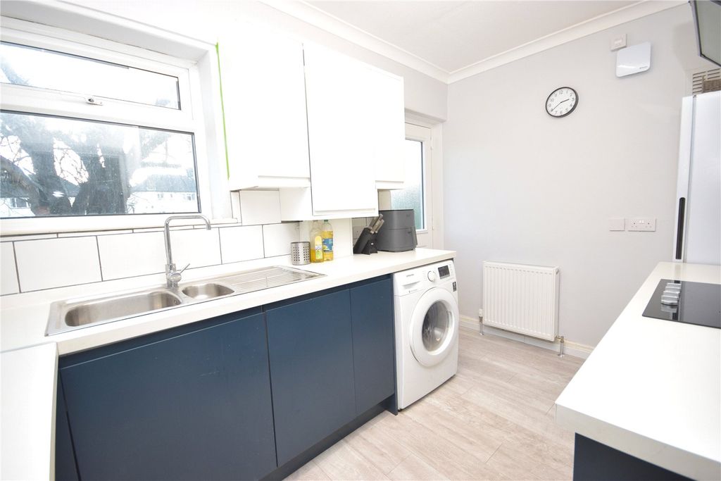 Property photo 3 of 8 Picture No. 14