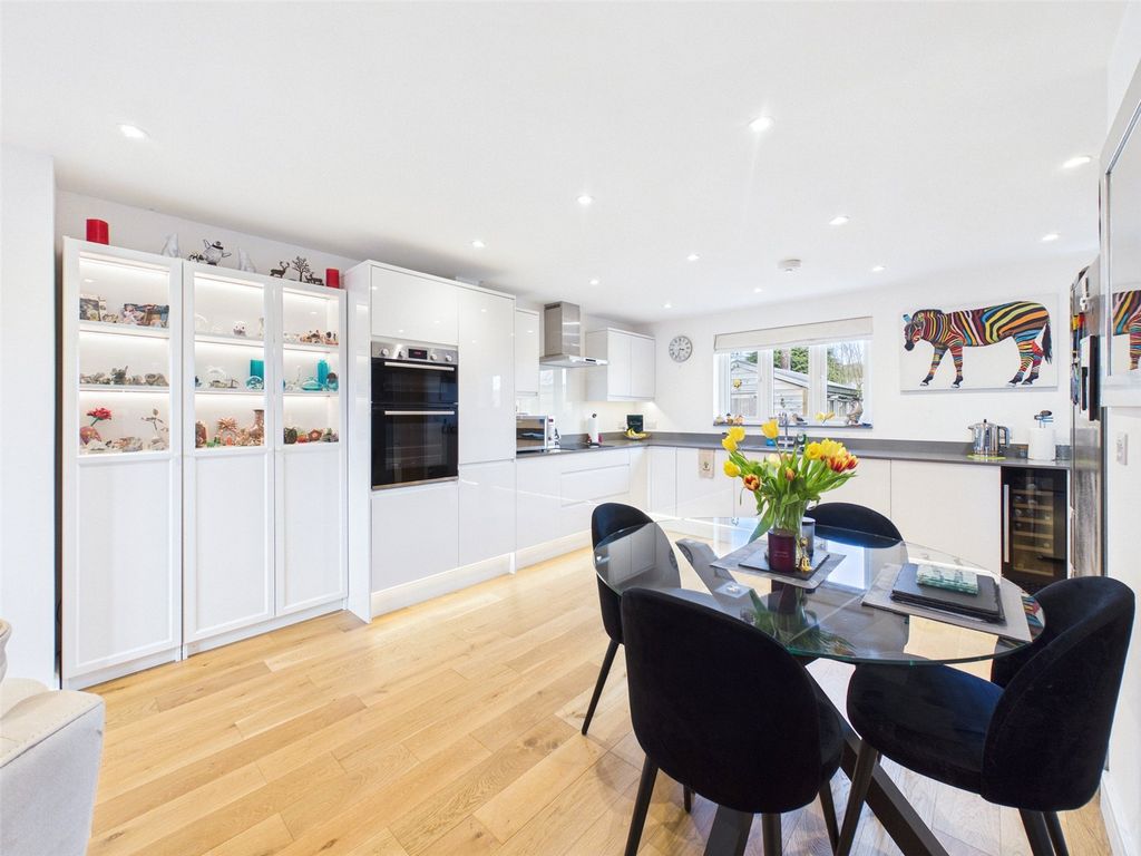 Property photo 3 of 20 Picture No. 45