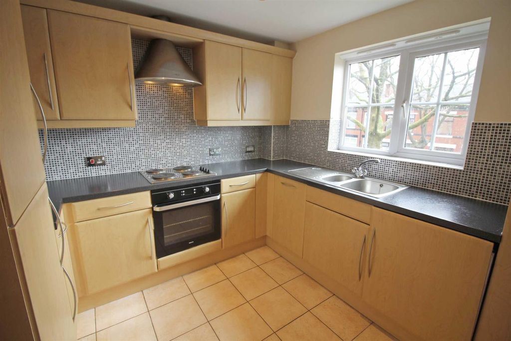 Property photo 3 of 8