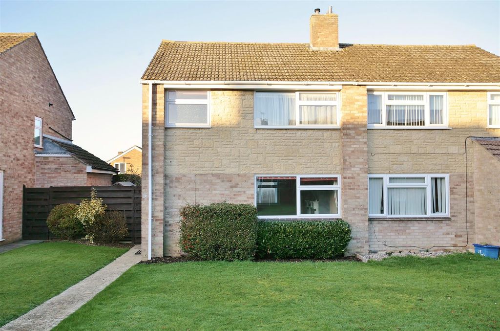 Property photo 2 of 18