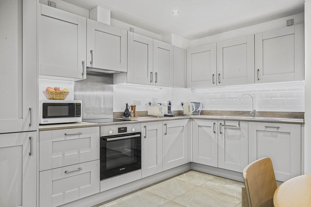 Property photo 3 of 23