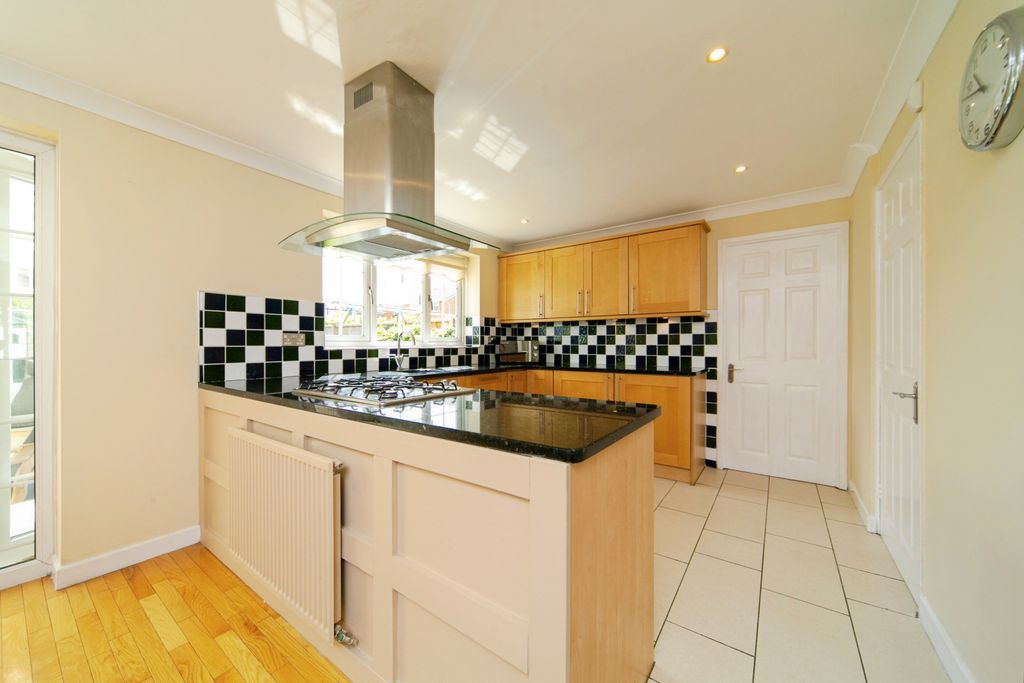 Property photo 3 of 15 Kitchen