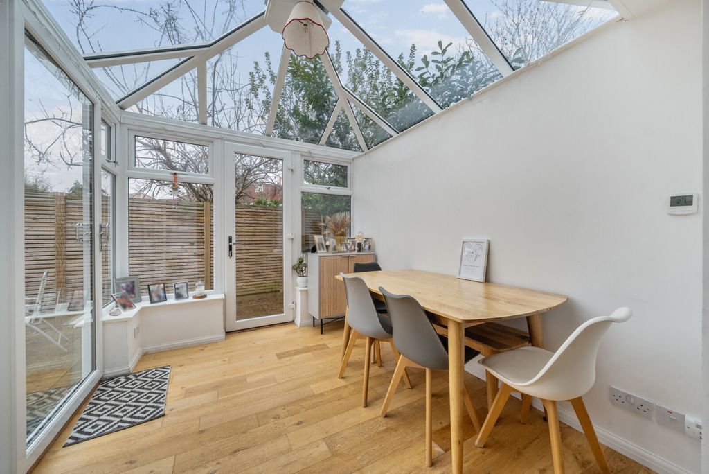 Property photo 3 of 15 Conservatory