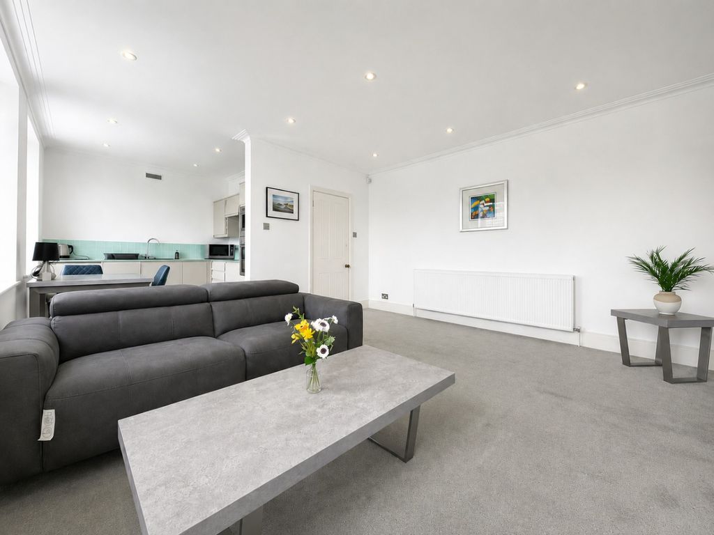 Property photo 2 of 8 5161851