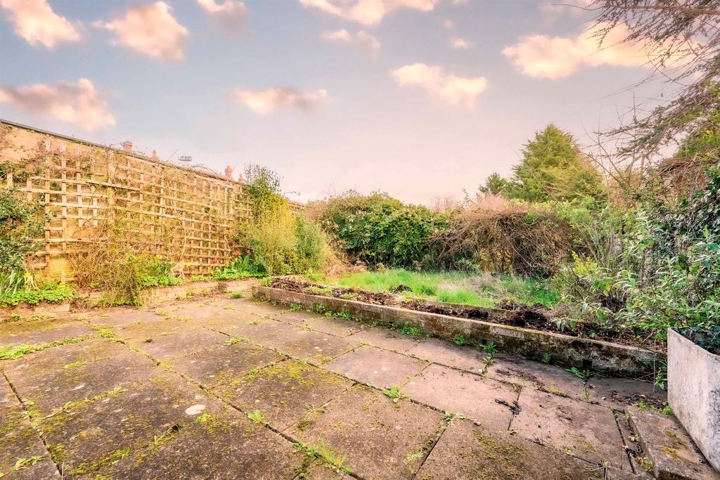 Property photo 2 of 8