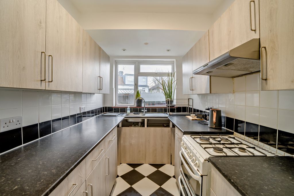 Property photo 3 of 30