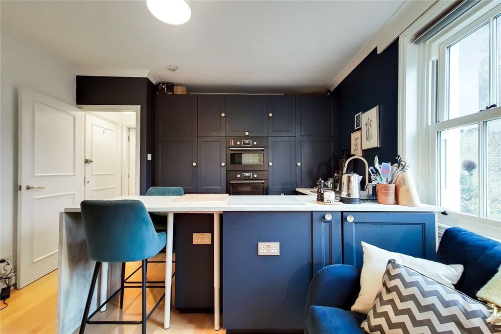 Property photo 2 of 6