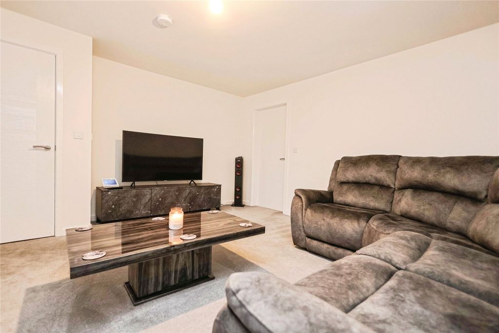 Property photo 2 of 17 Picture No. 03