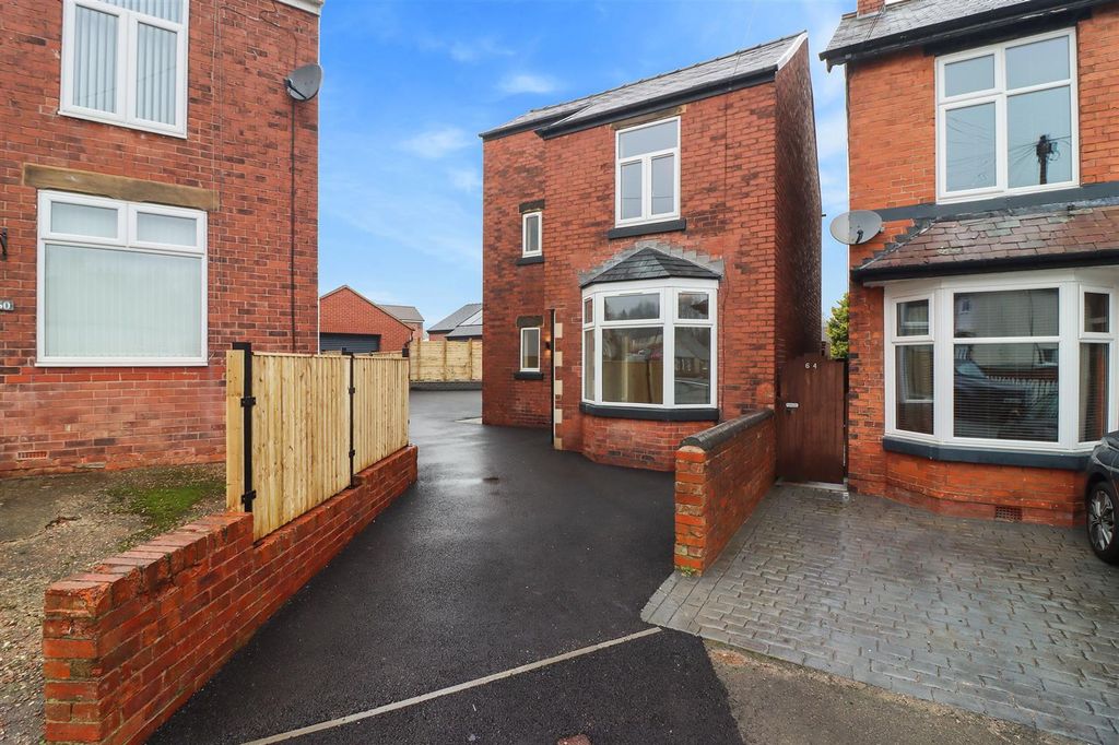 Property photo 1 of 27