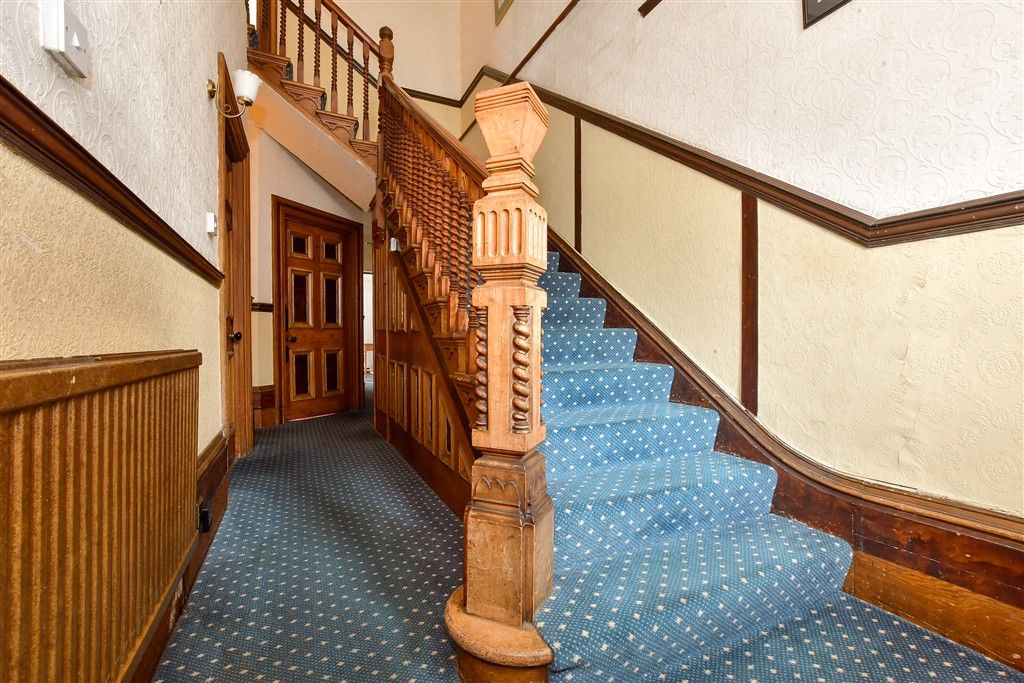 Property photo 1 of 22 Entrance Hall