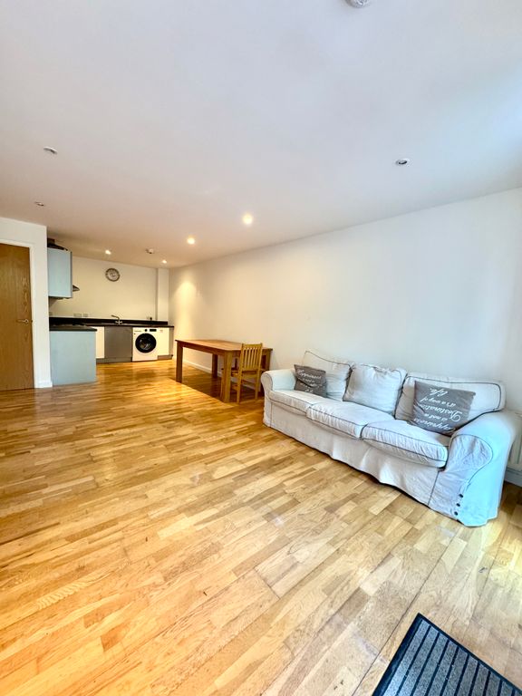 Property photo 1 of 9 1 Bed Flat To Rent High Road, Wood Green N22