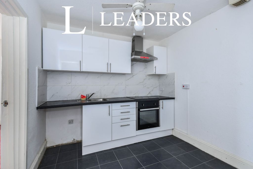 Property photo 3 of 8 F3E5d518-E4De-Ed11-A