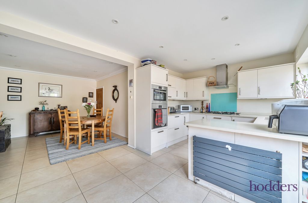 Property photo 3 of 26 d7Df5c63-E645-404...