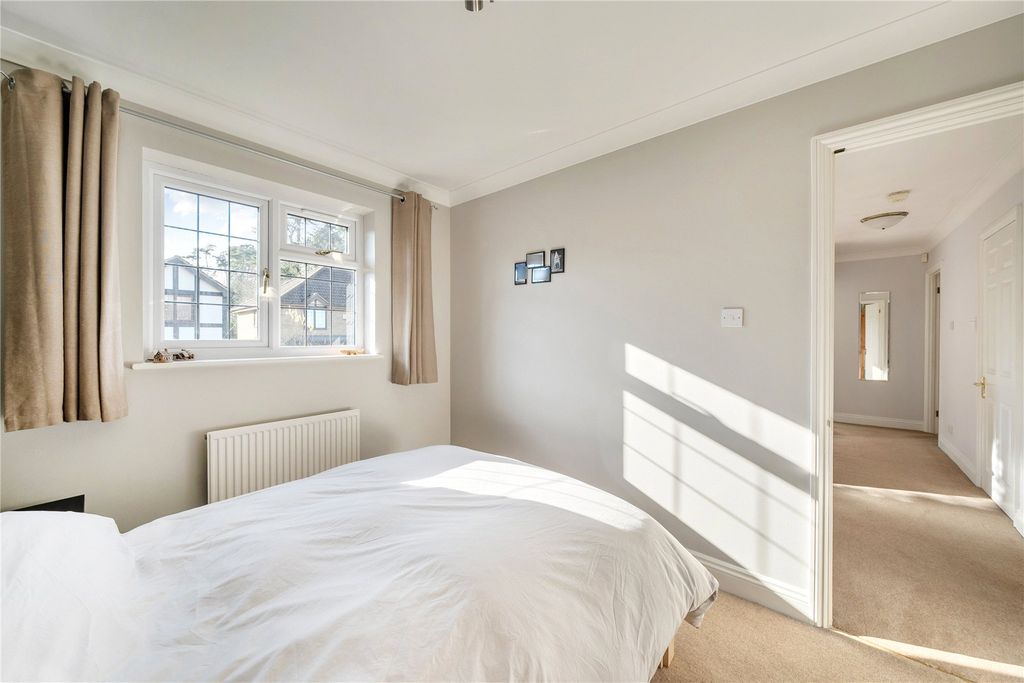Additional image 19 of 4 bed detached house for saleLightwater GU18