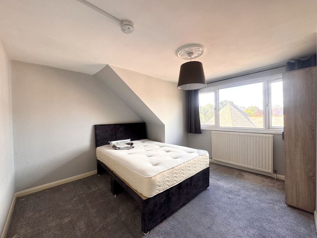 Property photo 1 of 3