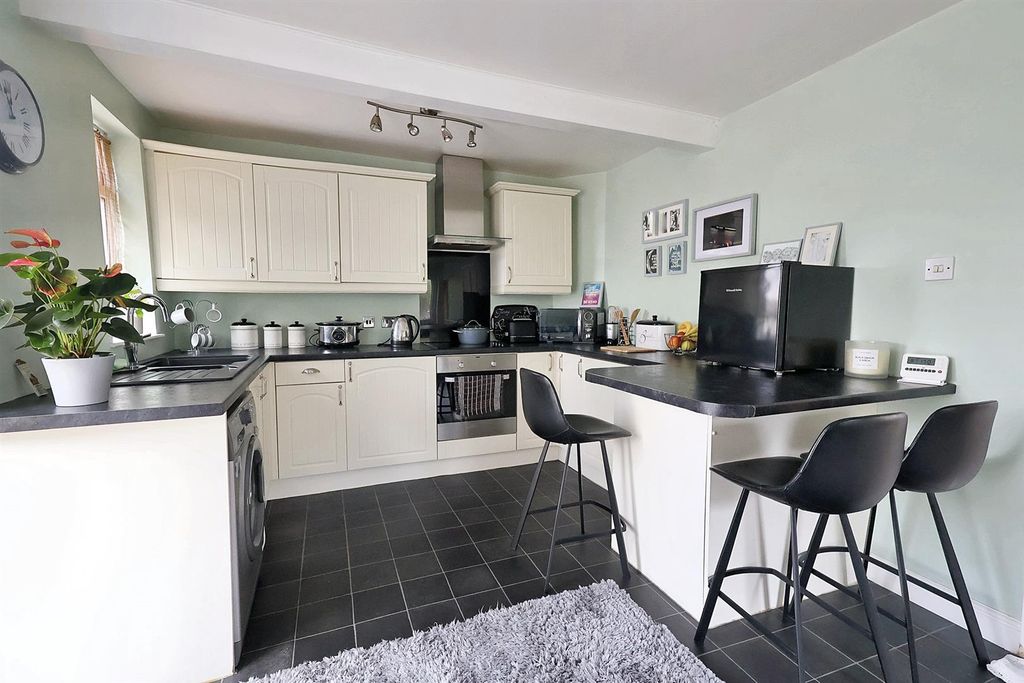 Property photo 3 of 16 Img_2956-2.Jpg