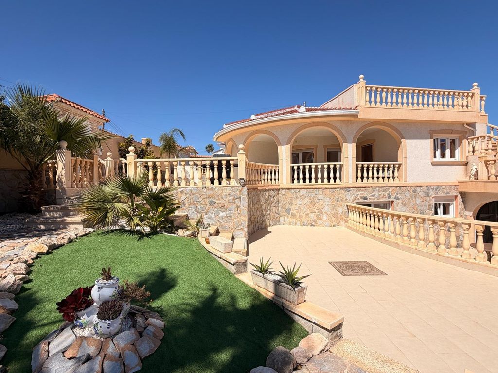 Property photo 2 of 50