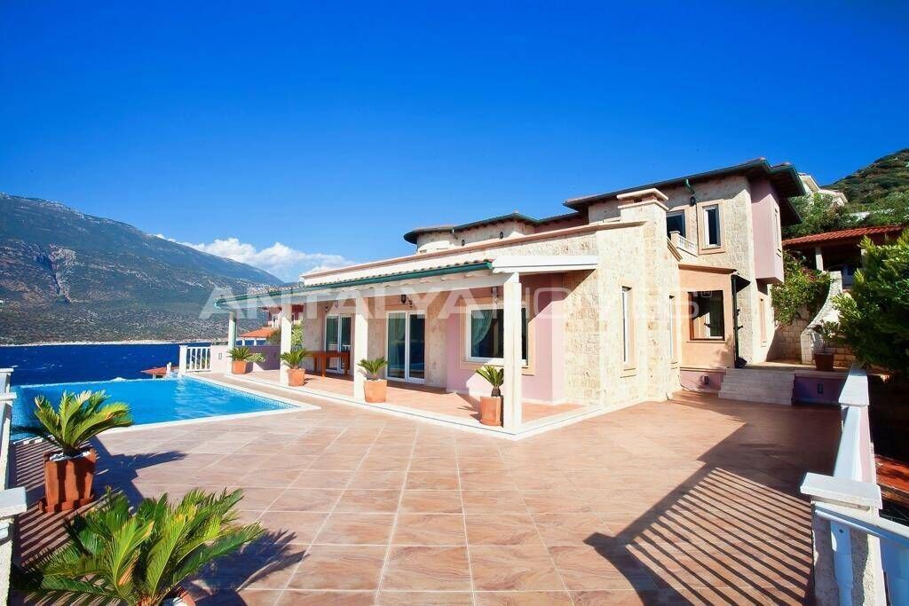 Property photo 3 of 21