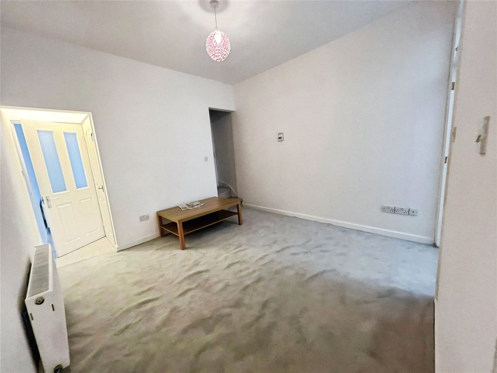 Property photo 3 of 11 Dining Room