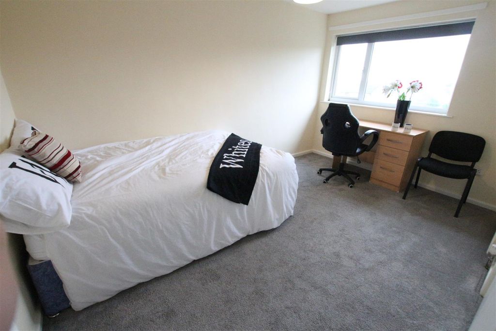 Property photo 3 of 7 Img_8652.Jpg