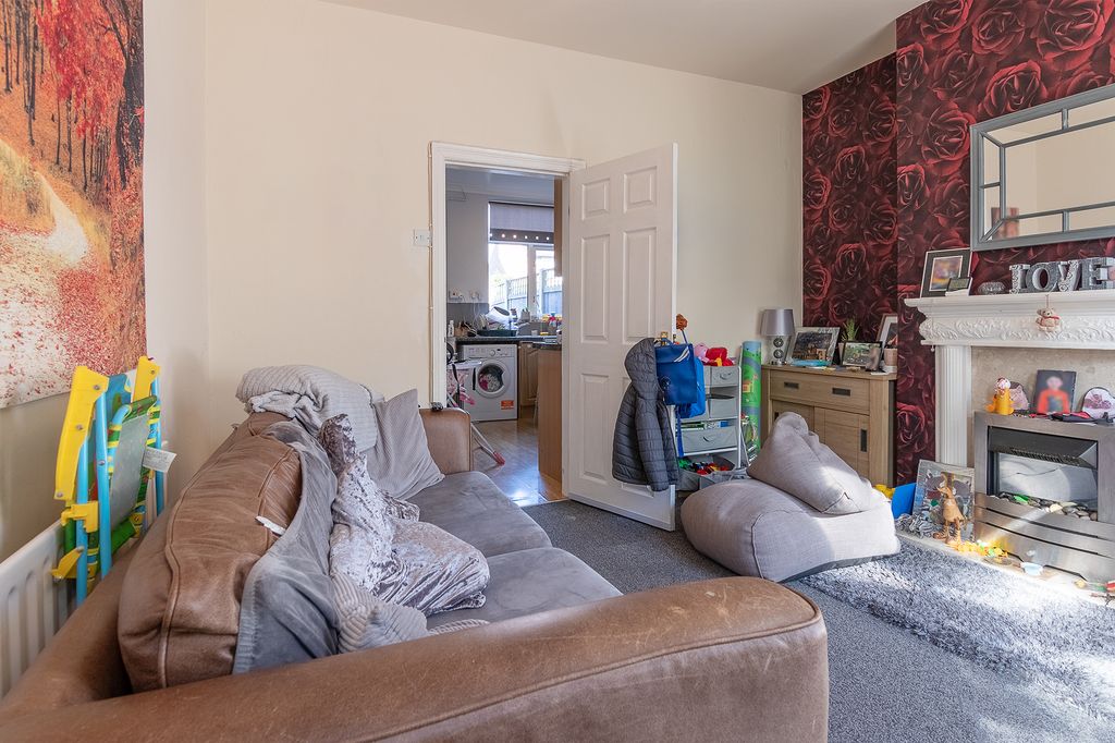 Property photo 2 of 18