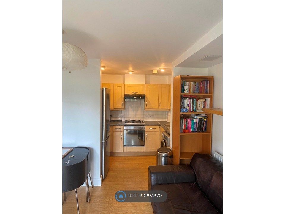 Property photo 2 of 27